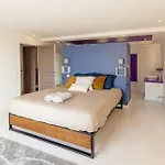 La Bleue, 800m2, Hammam, Piscine Et Jacuzzi * Capendac