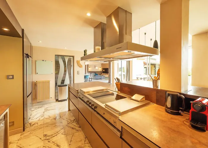 La Bleue, 800m2, Hammam, Piscine Et Jacuzzi Capendac