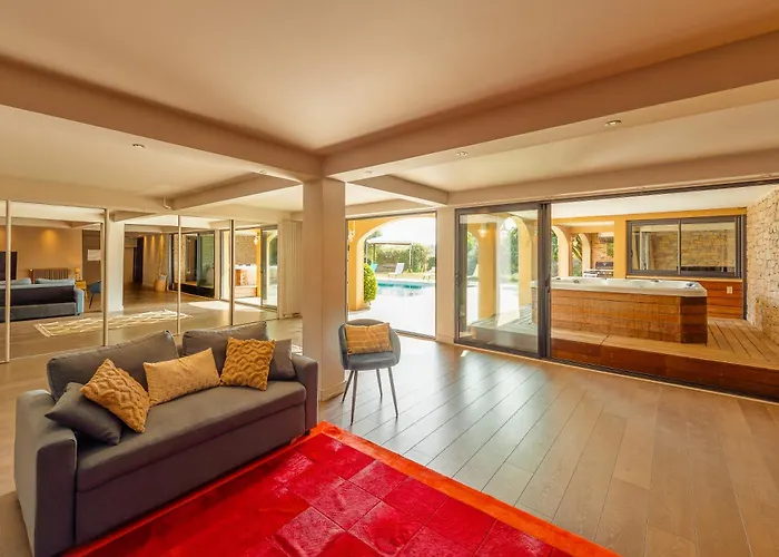 La Bleue, 800m2, Hammam, Piscine Et Jacuzzi Capendac